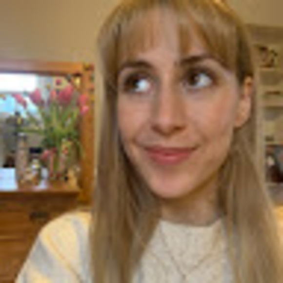 Meet your Posher, Stephanie - Picture 1 of 1